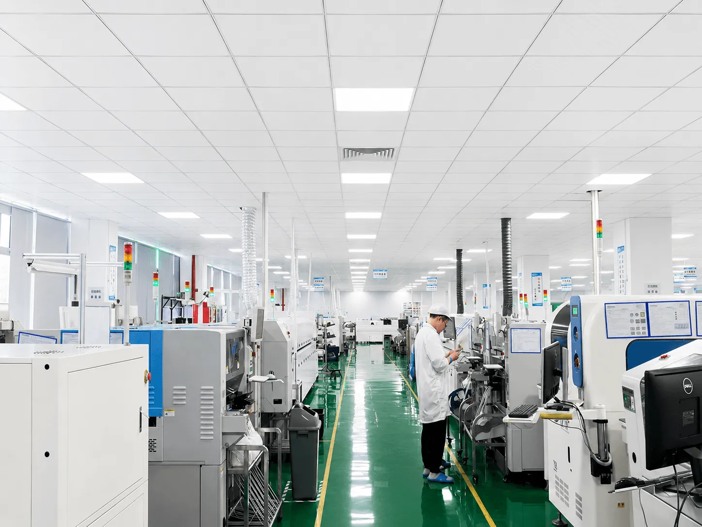 Surface-mount production equipment used for vehicle electronics